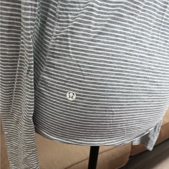 Lululemon criss cross top. - Picture 2 of 5